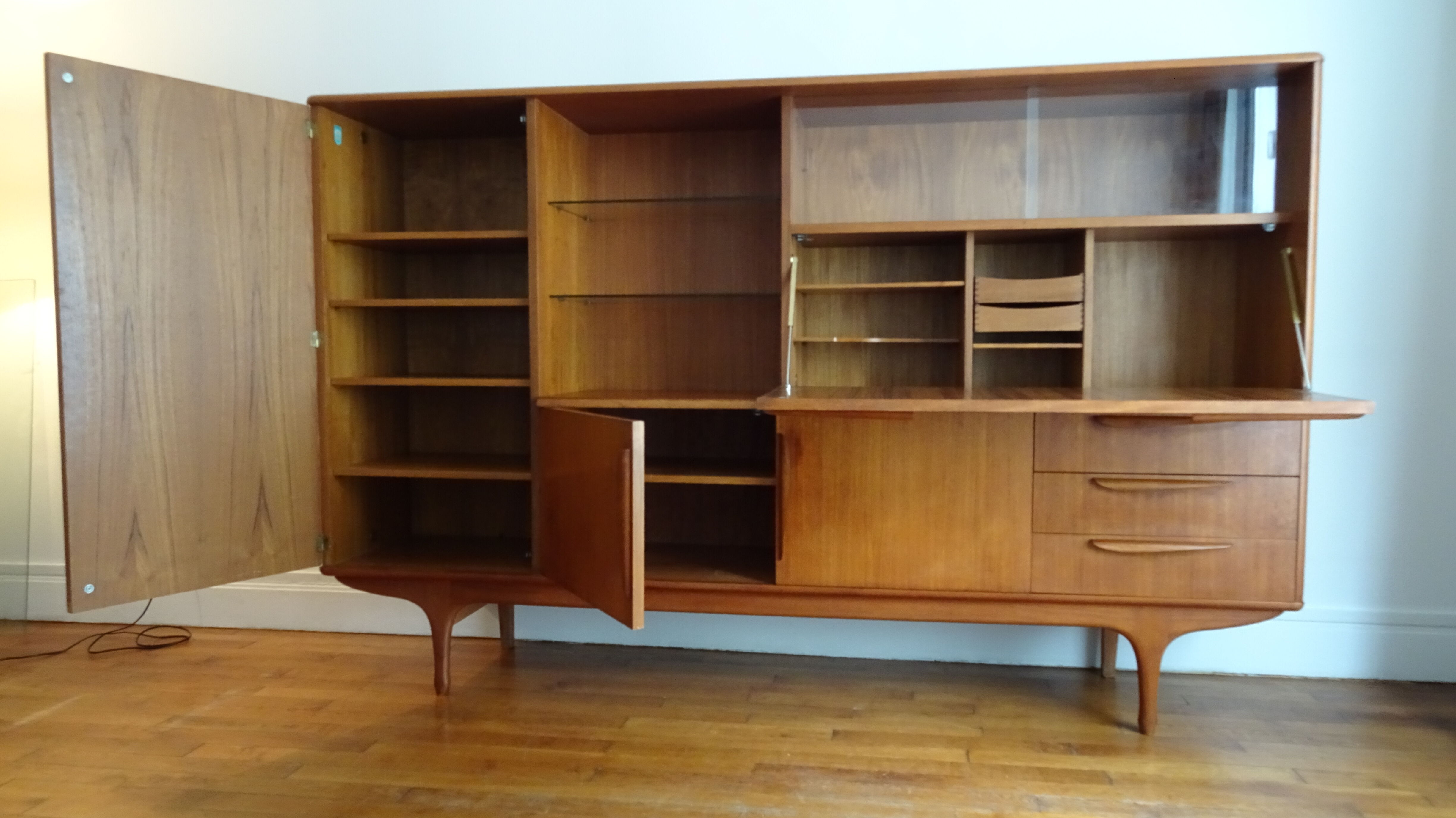 Highborard Scandinavian teak
