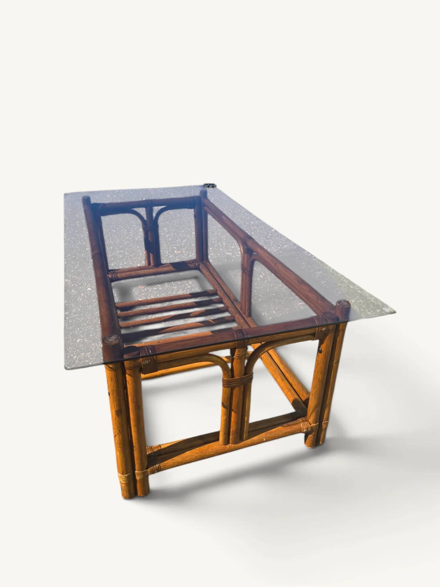Table basse vintage rotin bambou et verre fumé