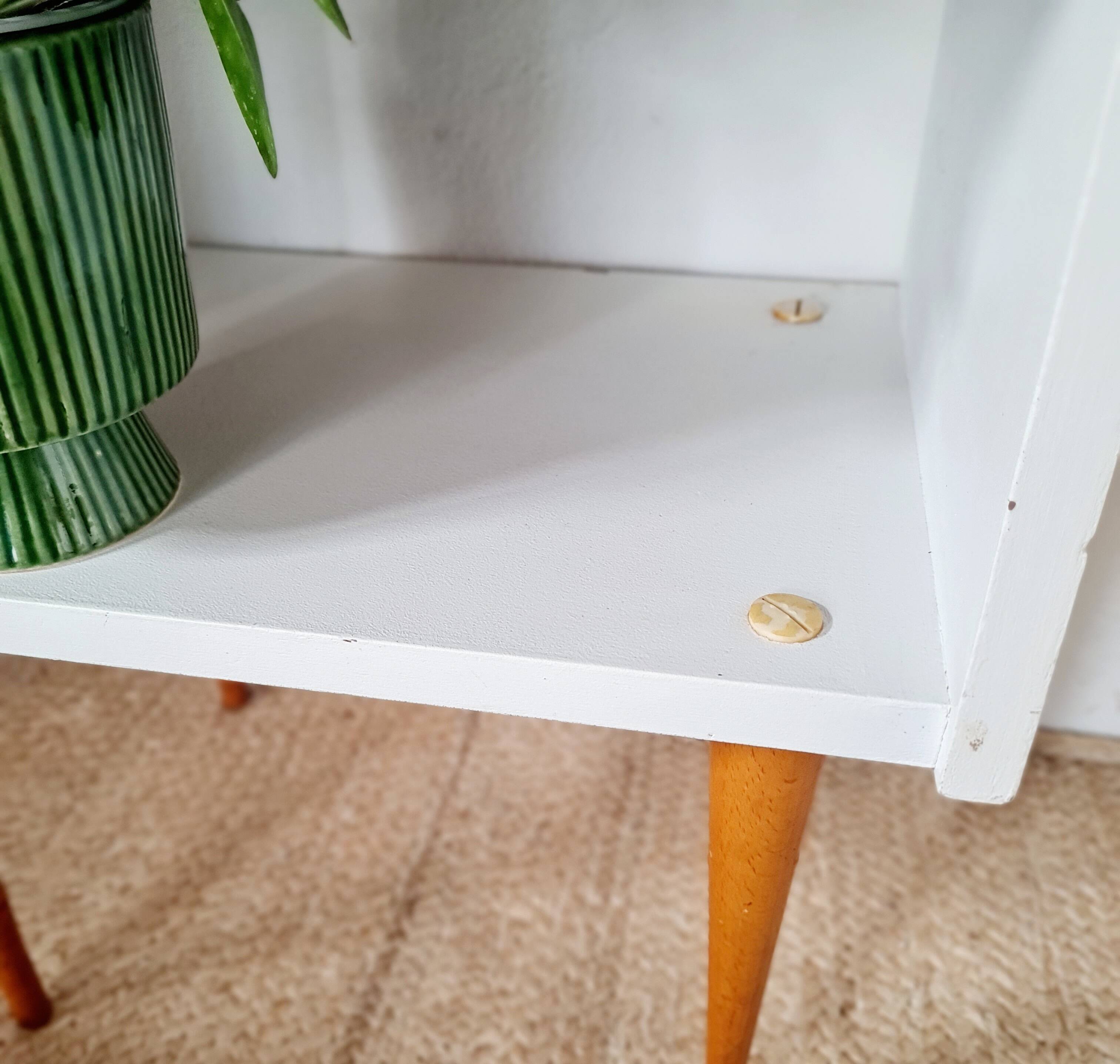 Vintage bedside table with tapered legs - white