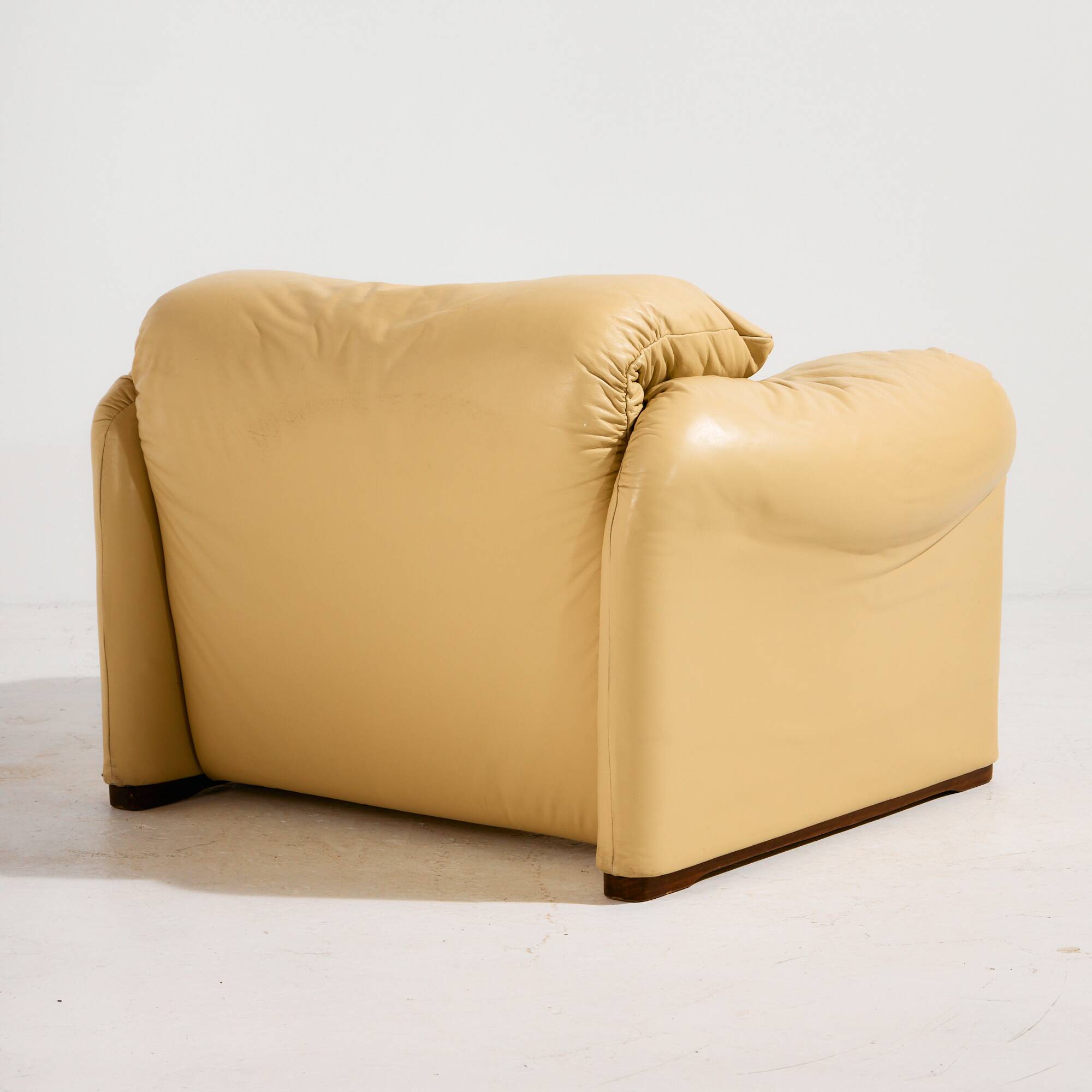 Maralunga leather set by Vico Magistretti for Cassina, Set of 3