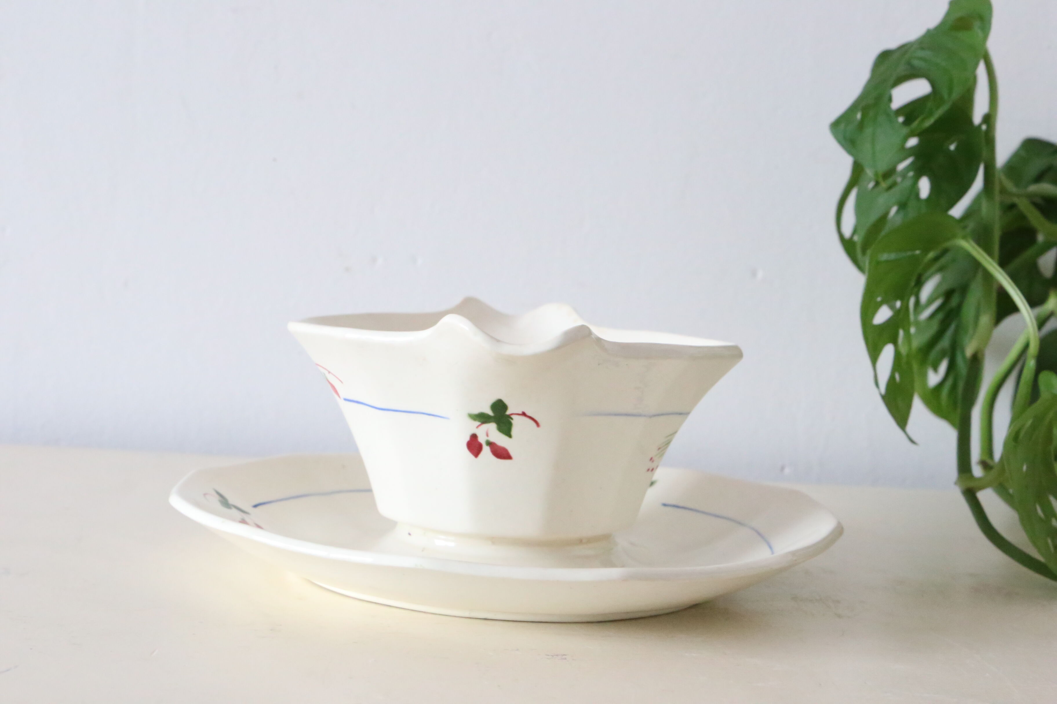 Saucière Sarreguemines, ceramic, Bermuda décor,