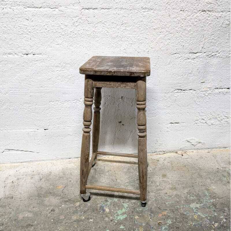 Artist's stool