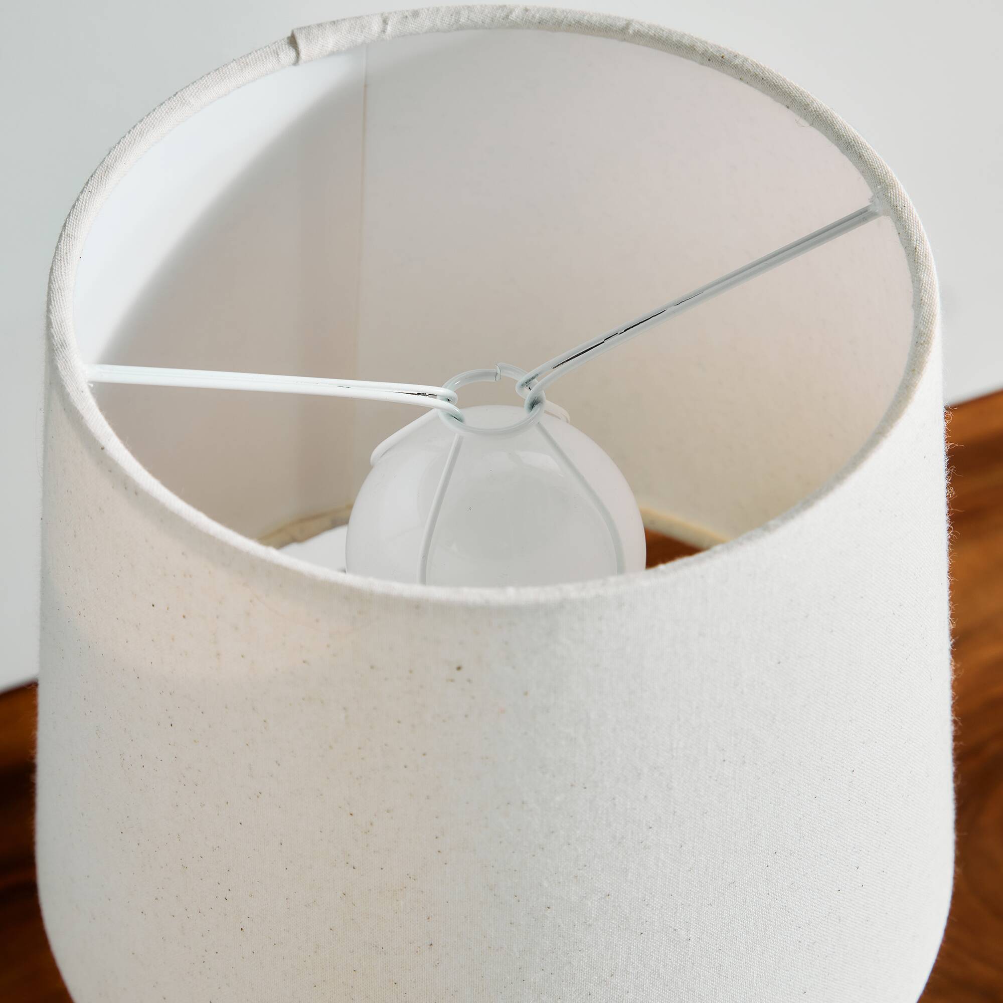 Lampe de table en céramique modèle 653 de Jette Hellerøe pour Axella