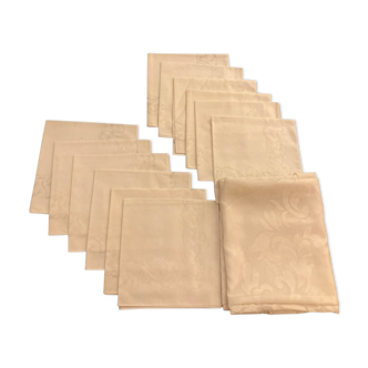 Lot nappe blanche et 12 serviettes assorties, brodées main