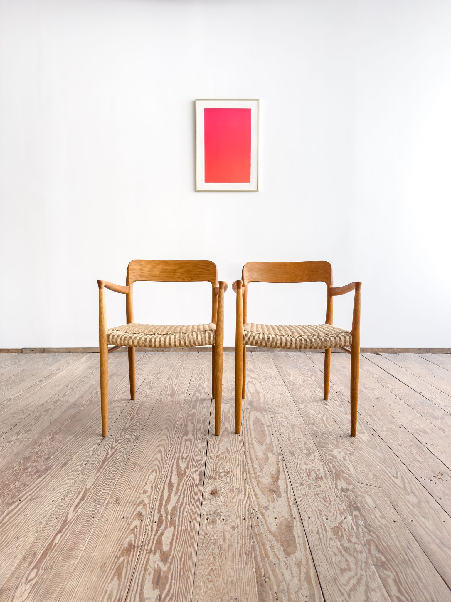Paire de chaises de salle à manger modèle 56 par Niels O. Møller en chêne
