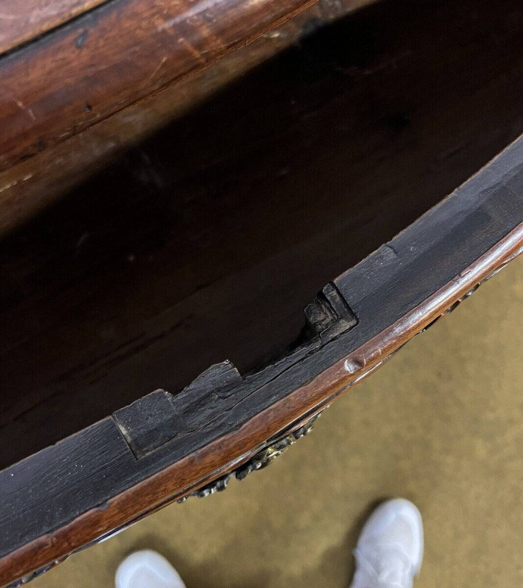 Curved Lyonnaise chest of drawers Louis XV period in solid walnut circa 1750