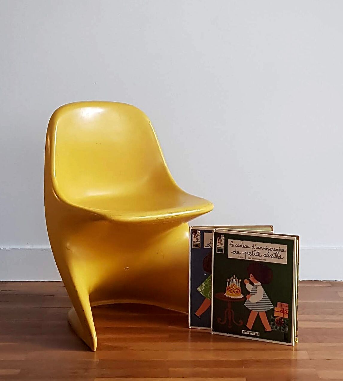 Yellow child chair Casalino 1 Alexander Begge for Casala