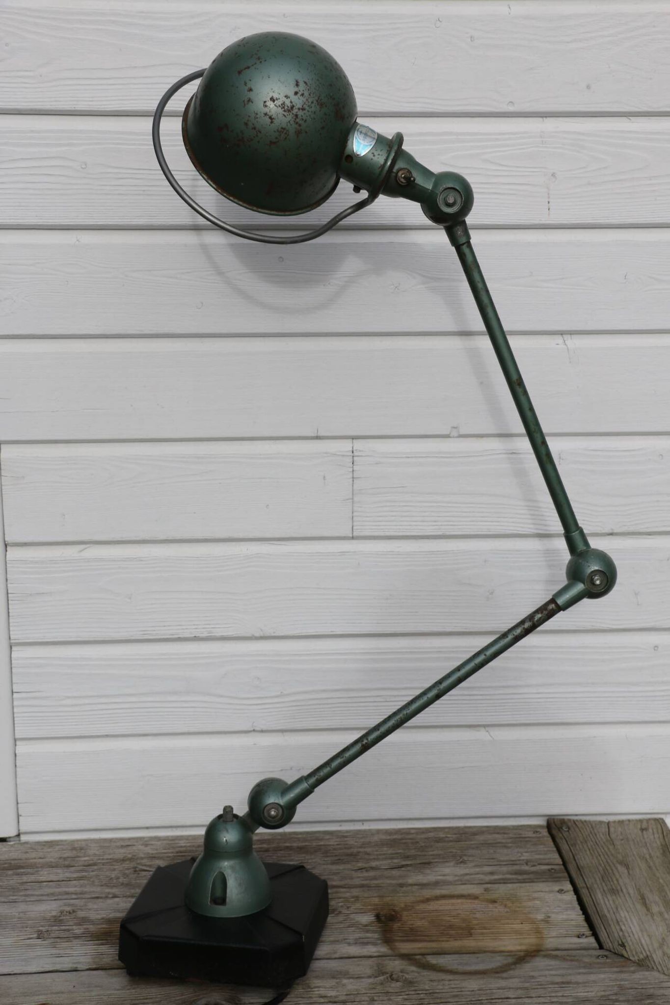 JIELDE 2-arm green lamp, 1960s square foot