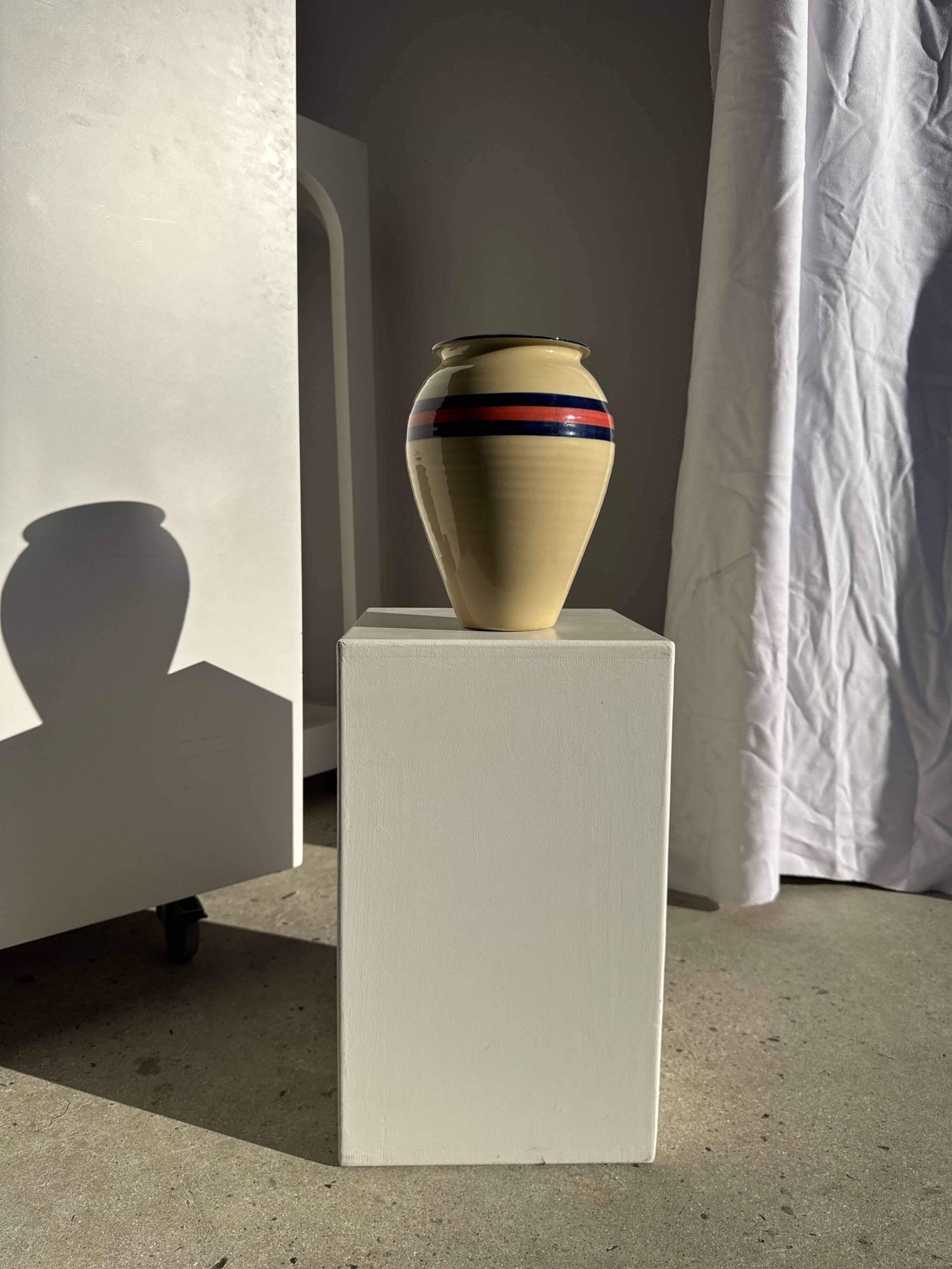 Large beige vase with blue and pink trim H27 D21