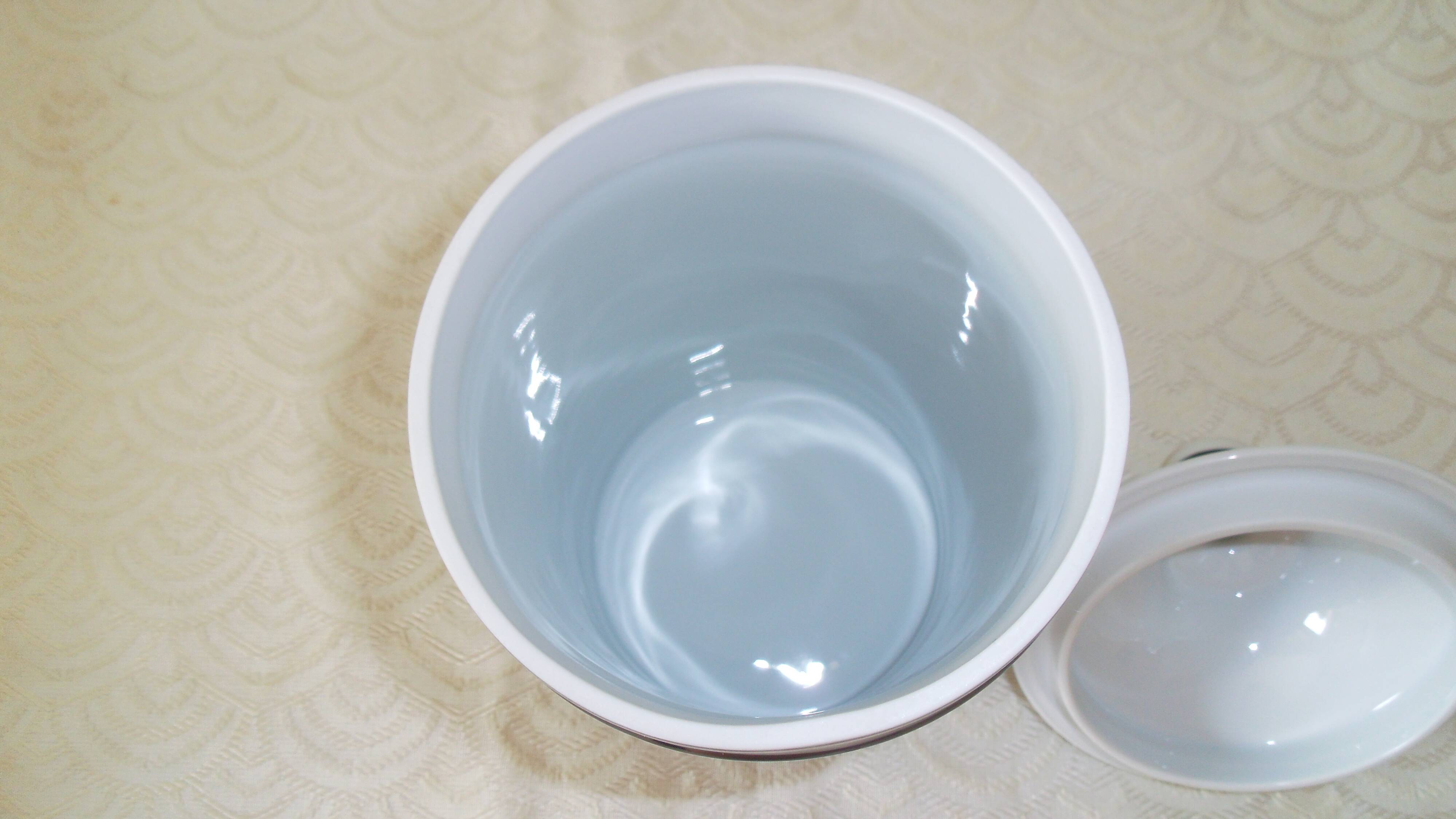 Medicine jar. Limoges porcelain. Large model