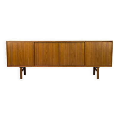 Buffet danois en teck par Henning Kjaernulf pour Bruno Hansen, années 1960