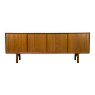 Buffet danois en teck par Henning Kjaernulf pour Bruno Hansen, années 1960