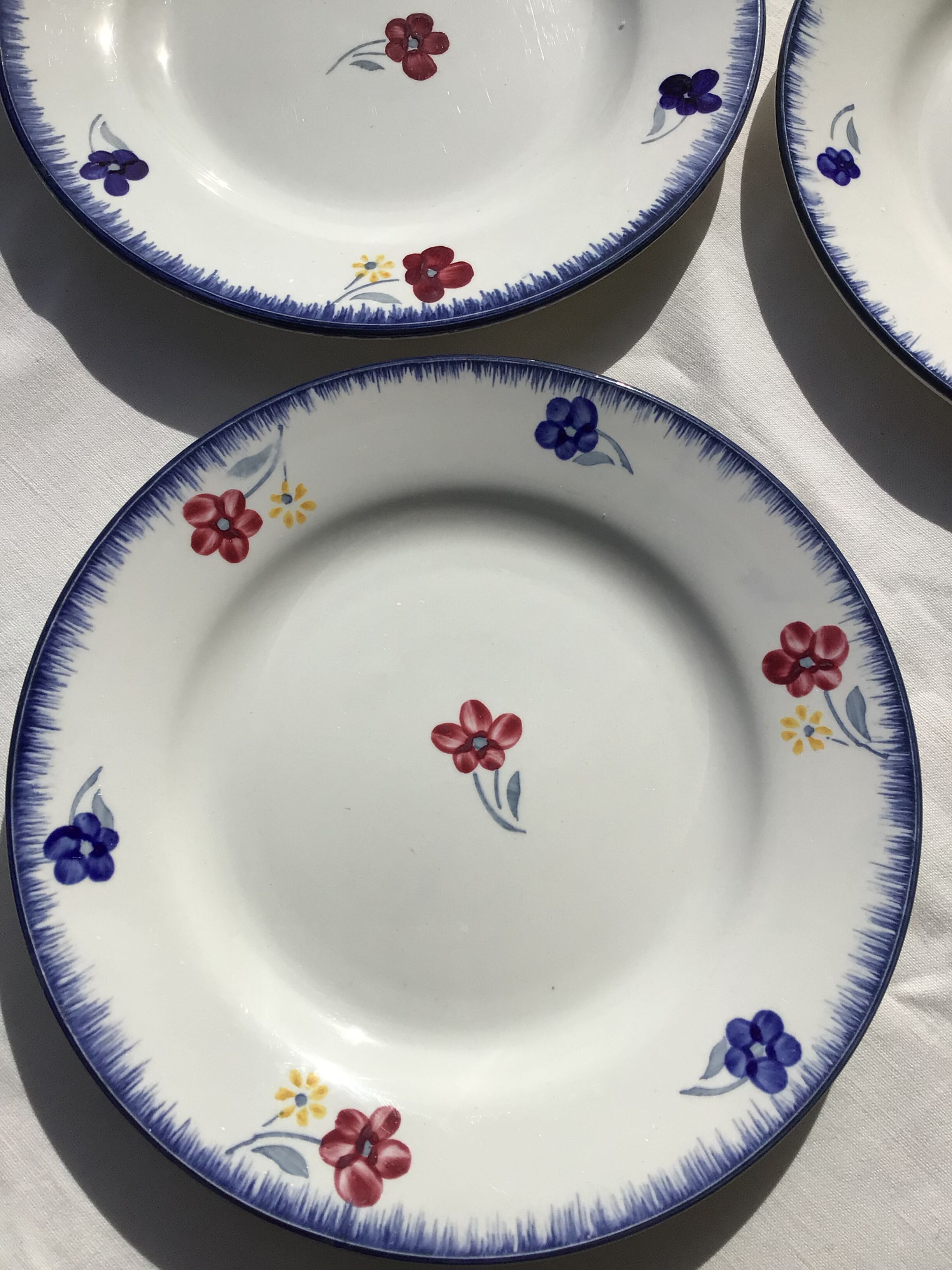 3 Flat plates Digoin Mary Lou blue rim