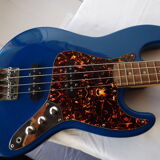 Bass guitar "Stringer"