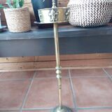 Cendrier sur pied . Bronze et laiton , à décor de fleur de lys .