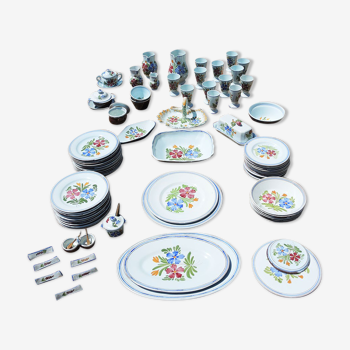 Ancien service de vaisselle de charentes ‘cul noir’ motif floral – 91 pcs