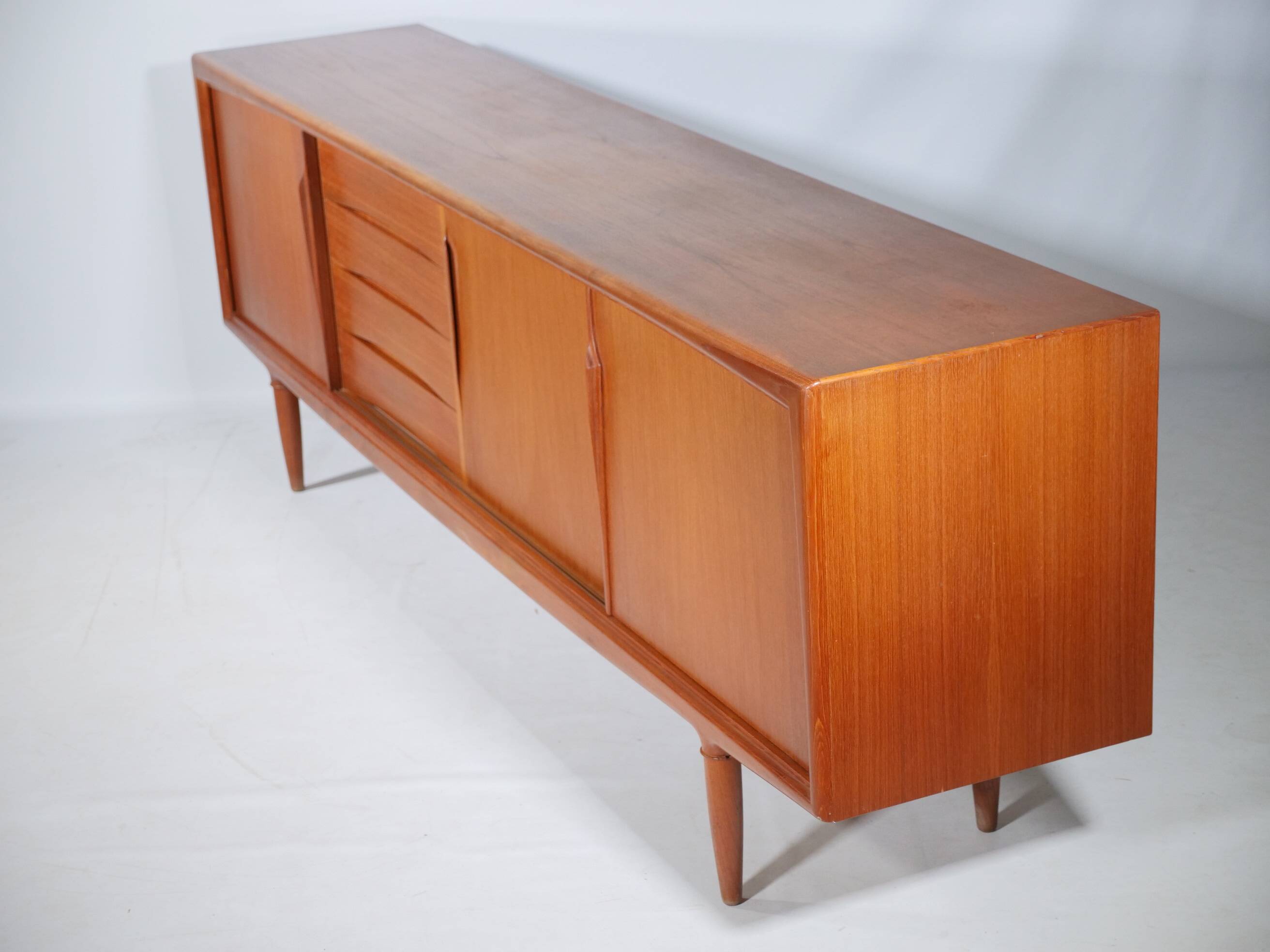 Enfilade design danois en teck de Gunni Omann Modèle 13, 1960s