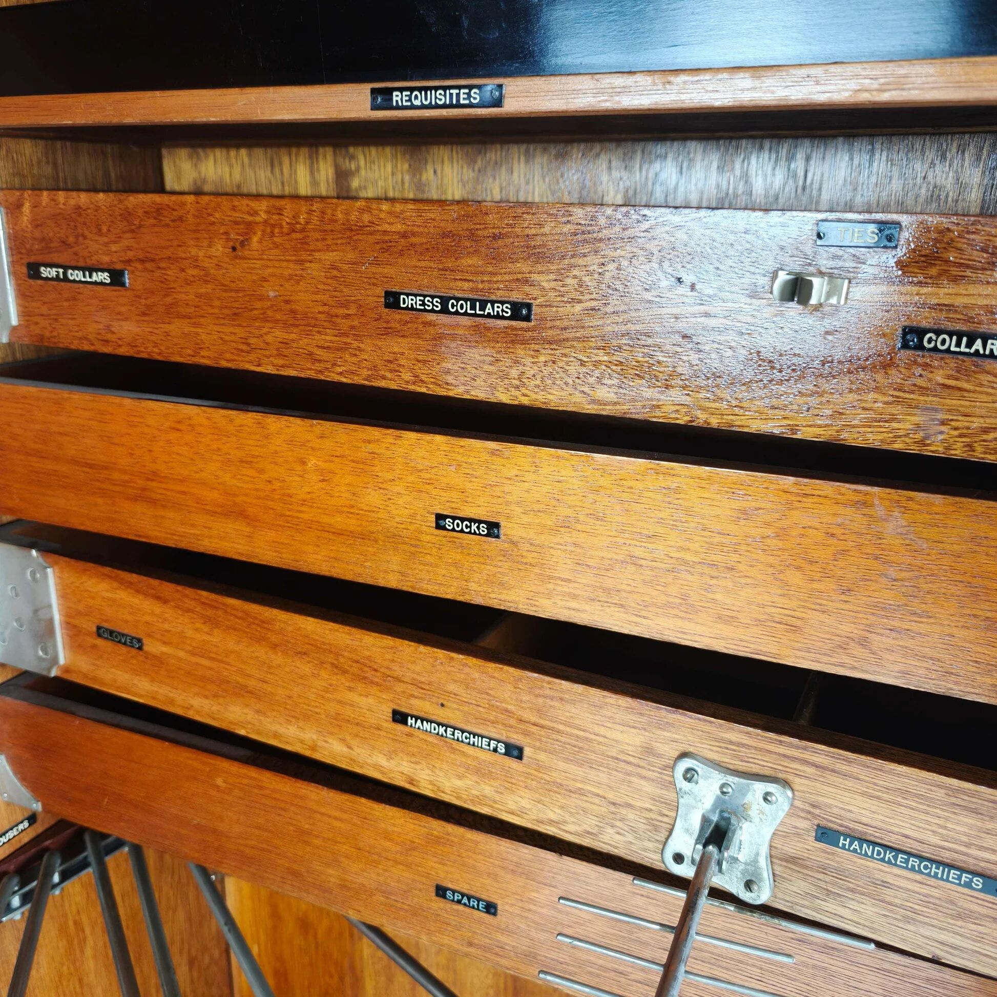Compactom c.1920 ship gentleman’s wardrobe – model ZA G227