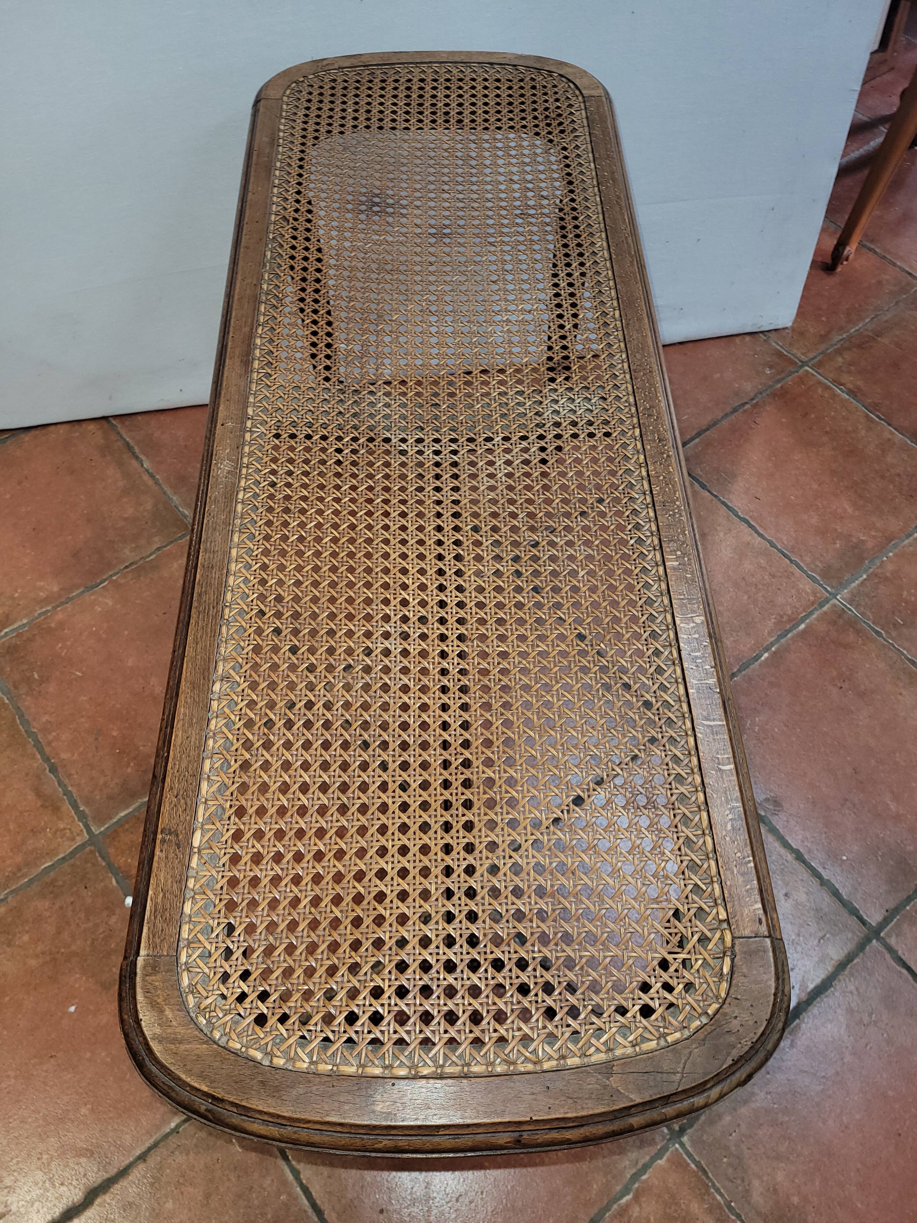 Piano bench
