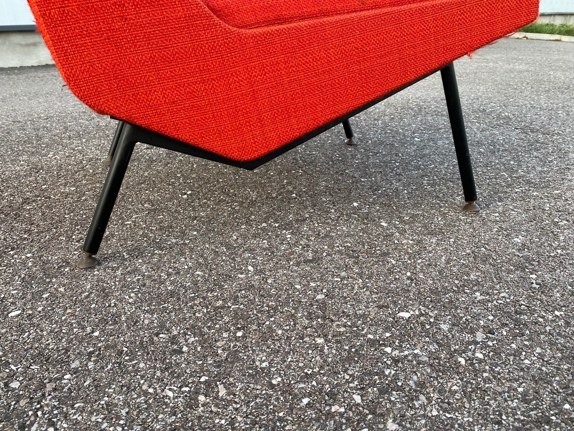 Troika design seat Paul Geoffroy edited by Airborne