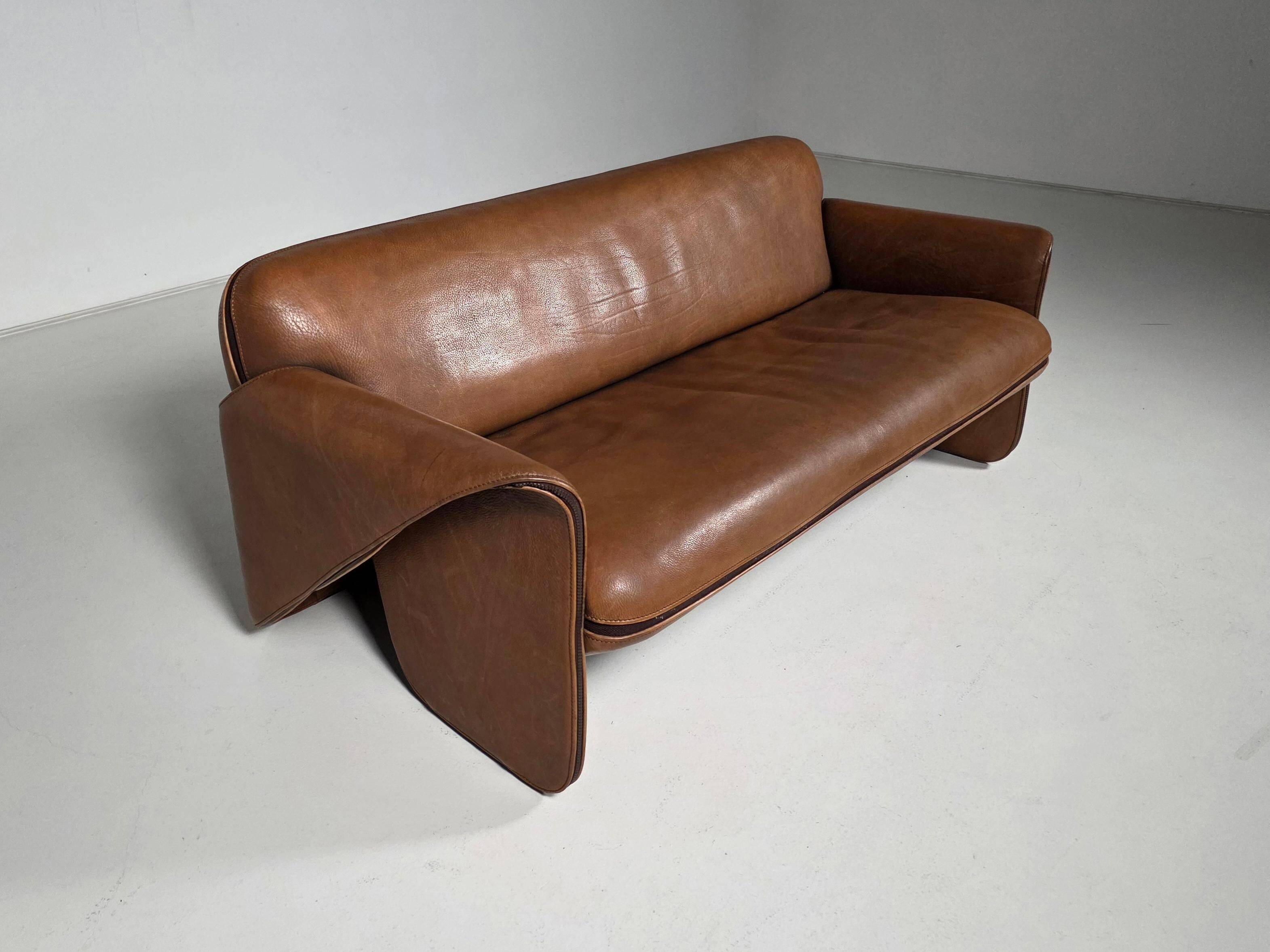 SDe Sede DS-125 Sofa by Gert Lange in cognac leather, Switzerland, 1980s