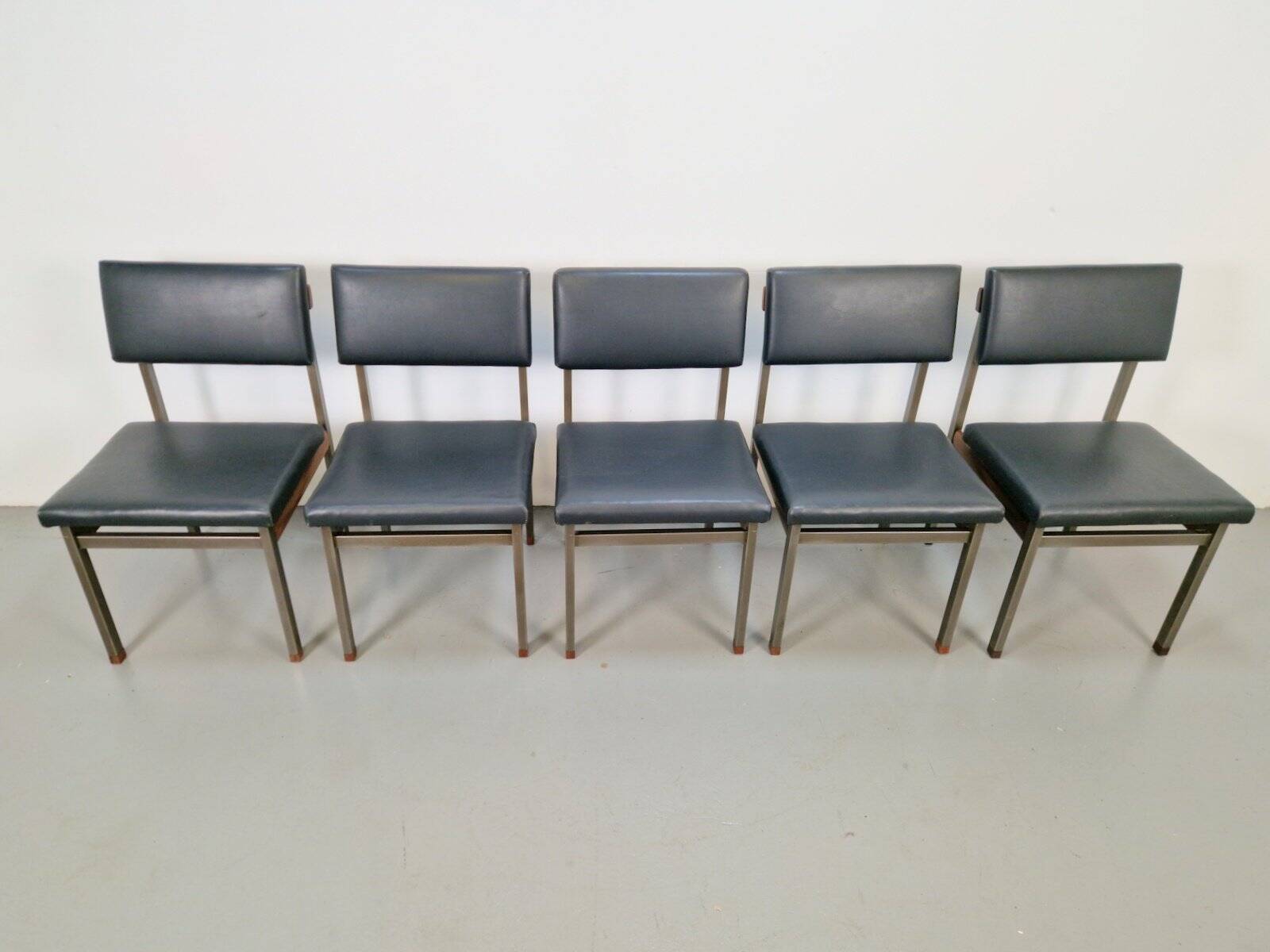 Pali Dining Chairs and Table by Louis van Teeffelen for Wébé, 1960s, Set of 6