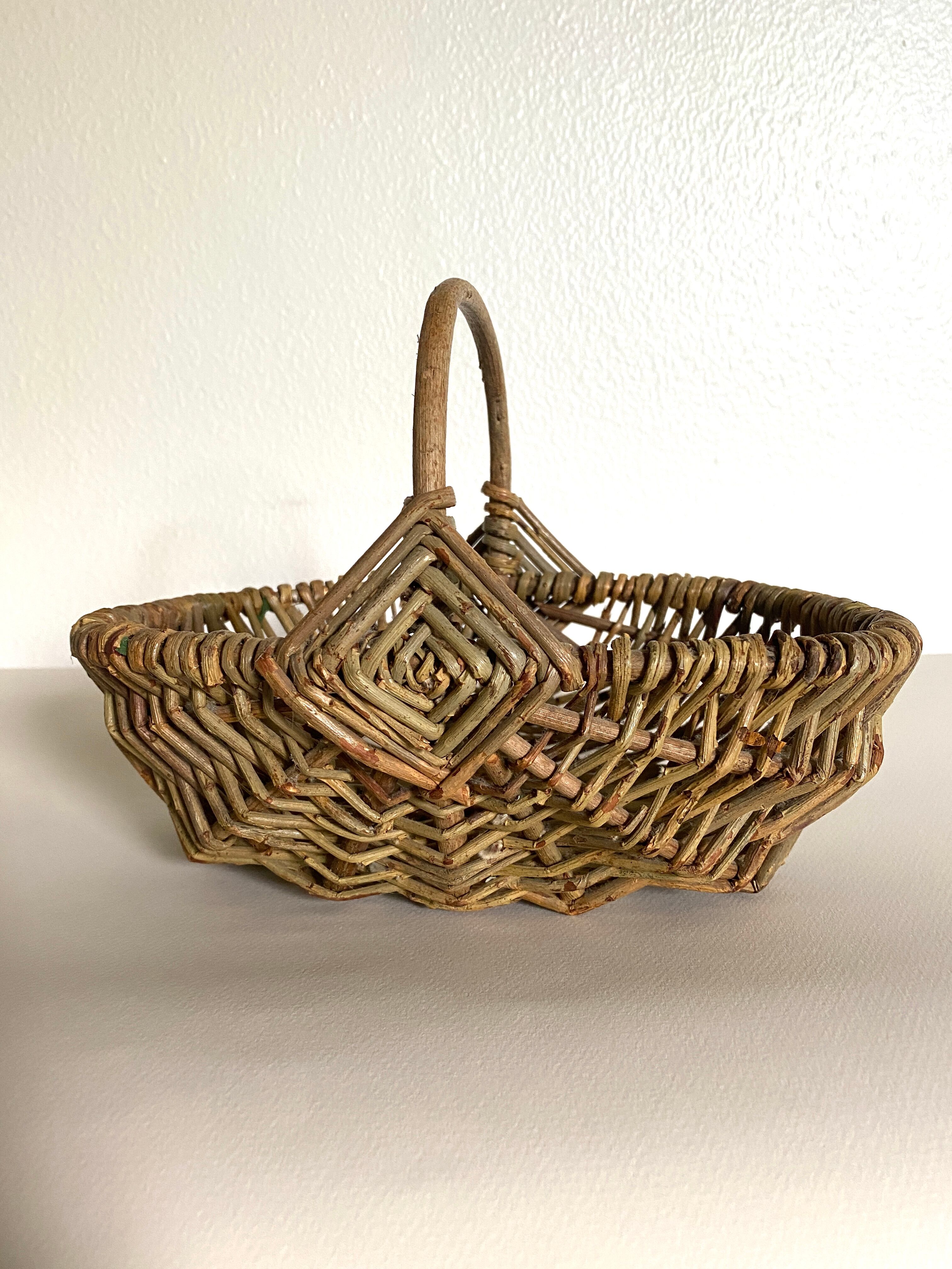 Small wicker basket