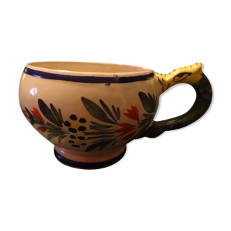 Tasse en porcelaine de Quimper