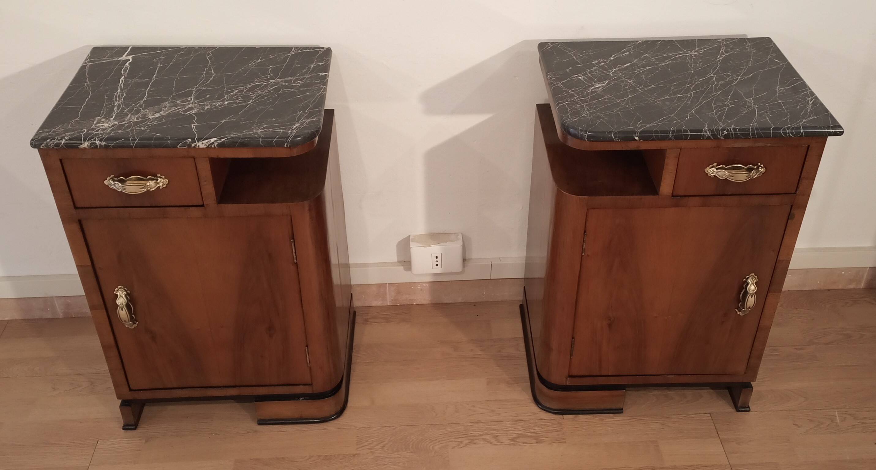 Art Deco Italian Bedside Tables in Walnut, Set of 2