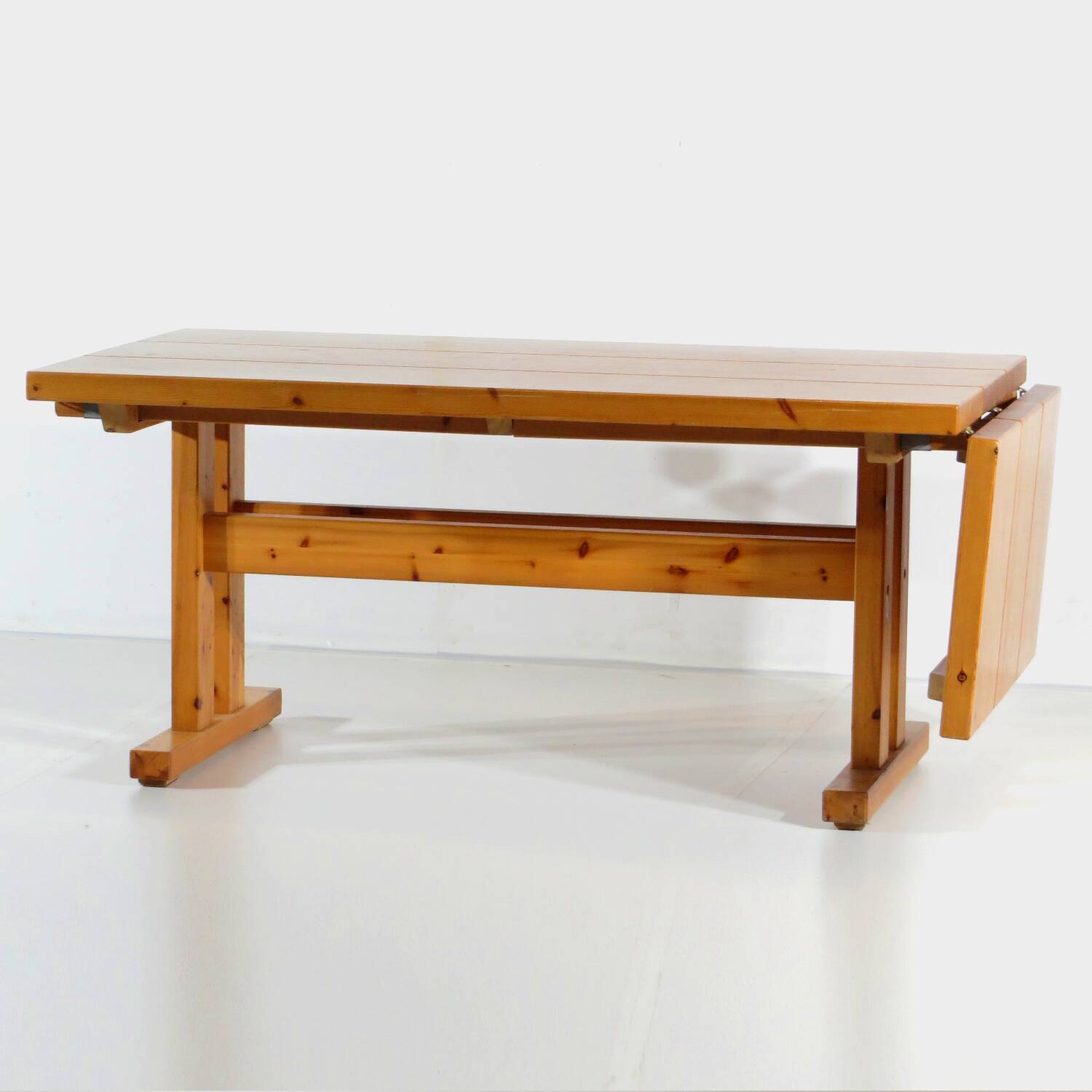 Extendable Danish vintage design dining table in solid pine by Thorsø Møbelfabrik, 1960s