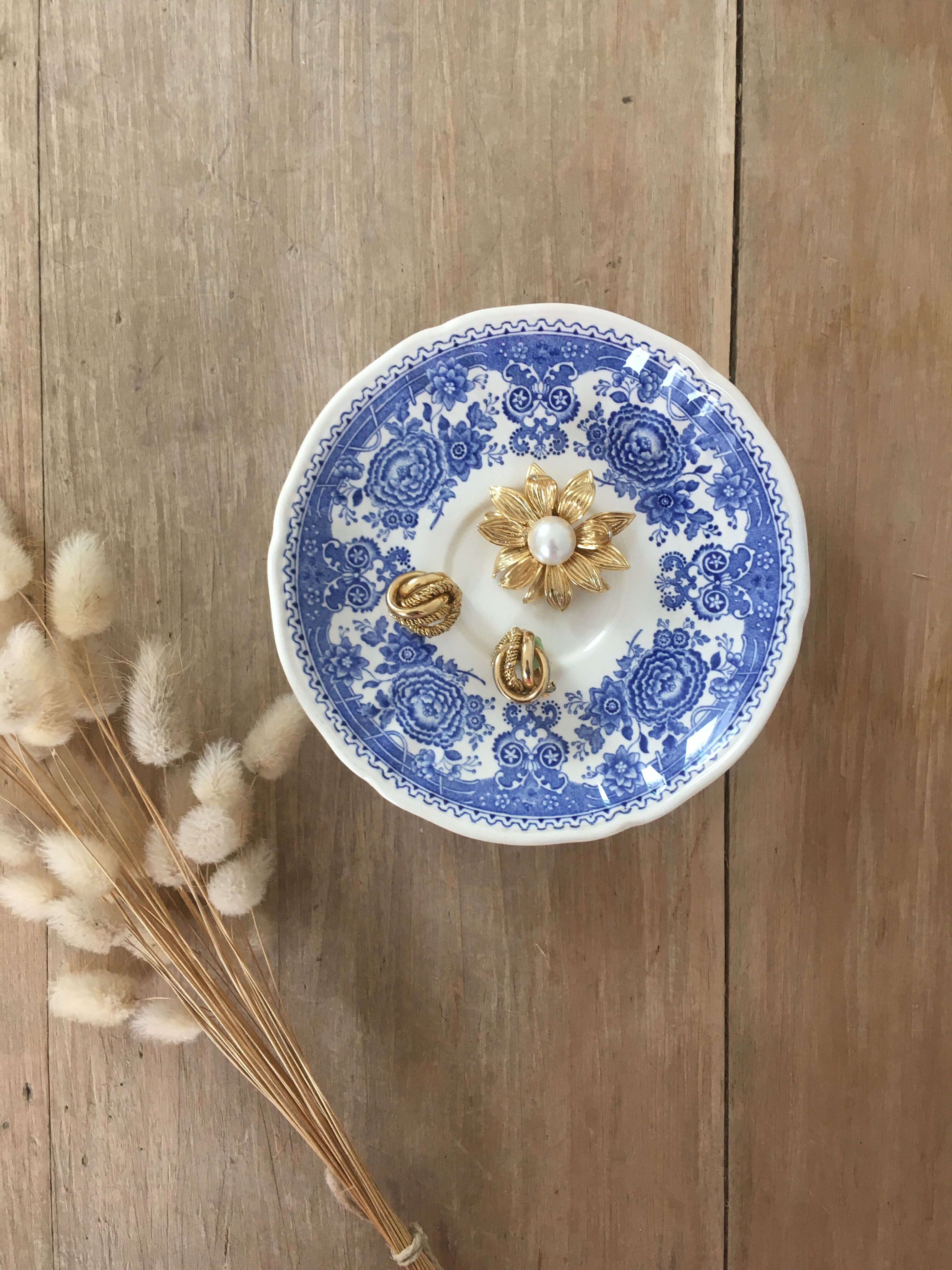 Villeroy and Boch saucers model Burgenland