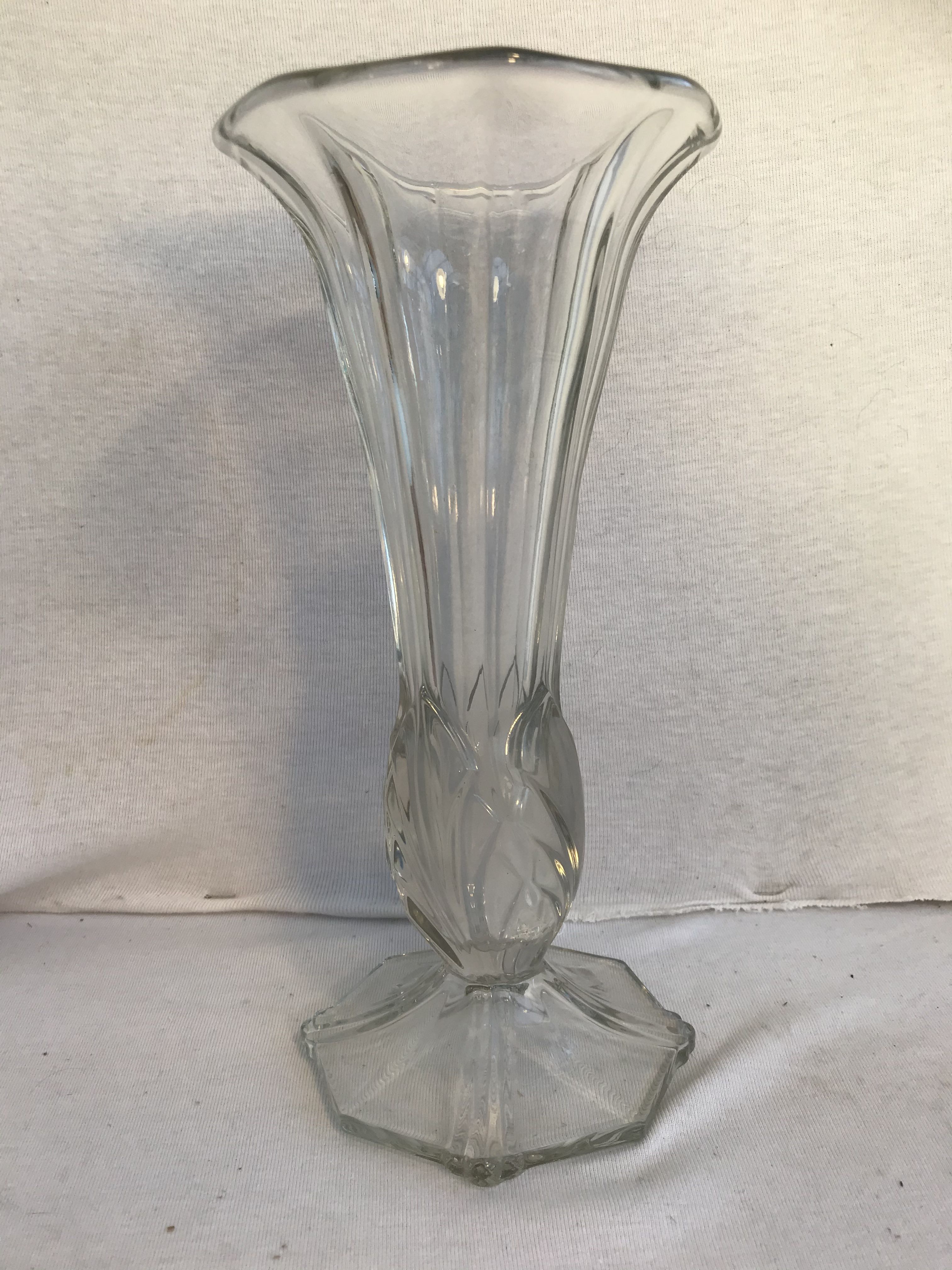 Pair of antique Art Deco style vases in moulded glass and vintage decoration