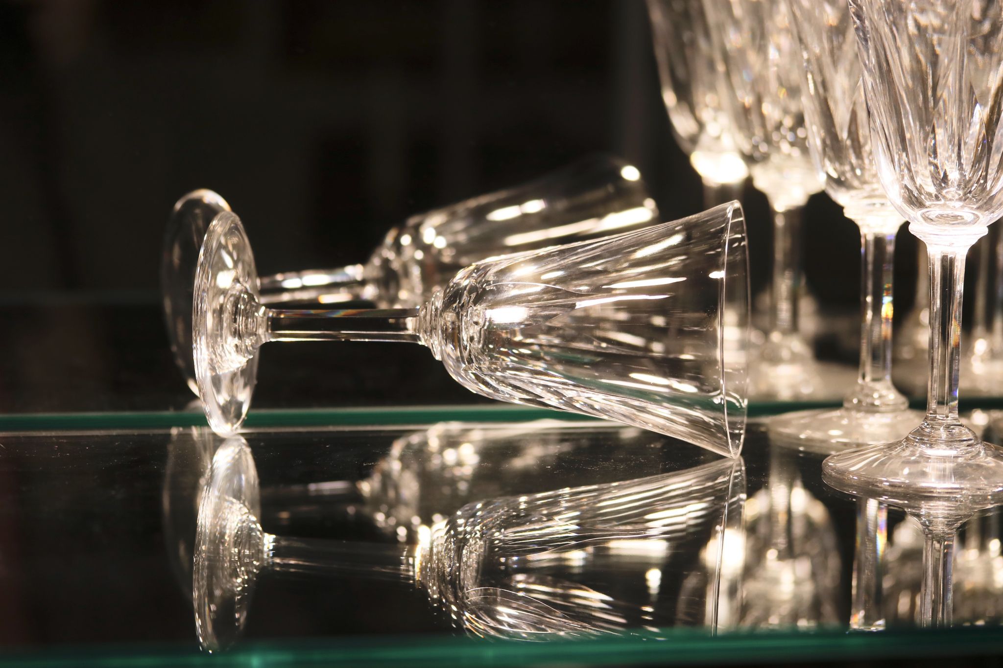 Suite of 8 crystal water glasses of Saint Louis, Model Cerdagne