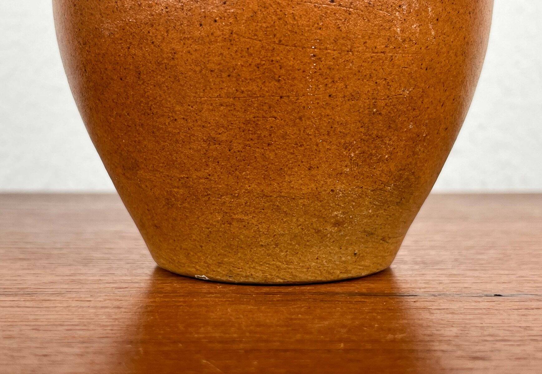 Minimalist vase from East German workshop by Paul Eydner, Waldenburg, 1960s.