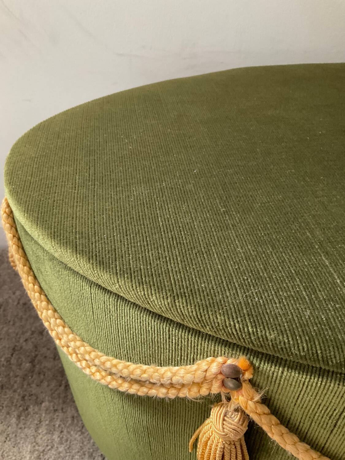 Green velvet chest pouf from the 70s