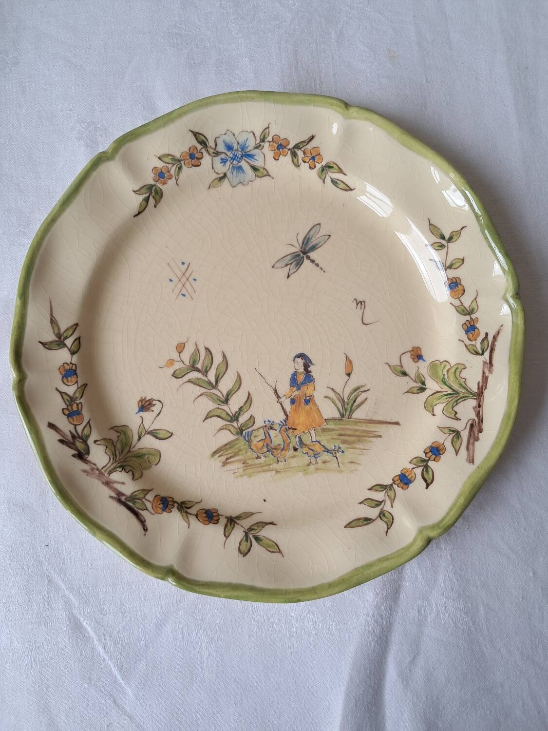 6 dinner plates with Moustiers de Longchamp decor. 1985