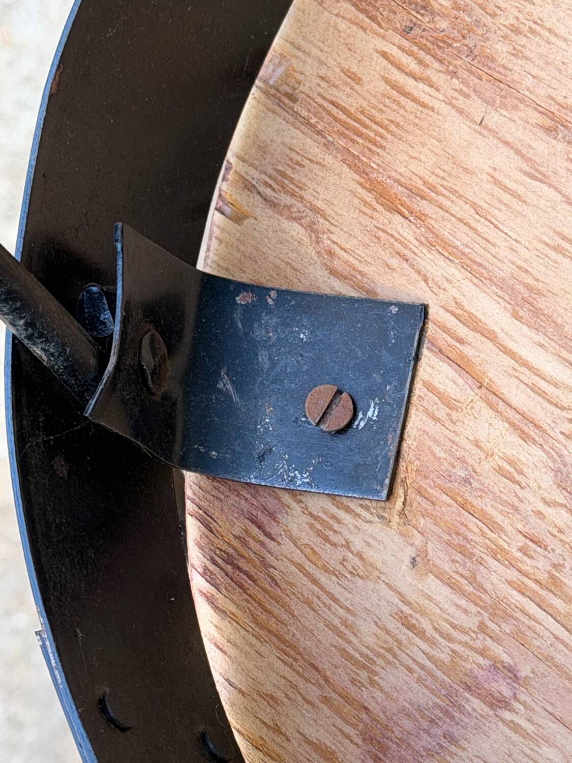 Set of 4 vintage wrought iron chairs from the 1940s.