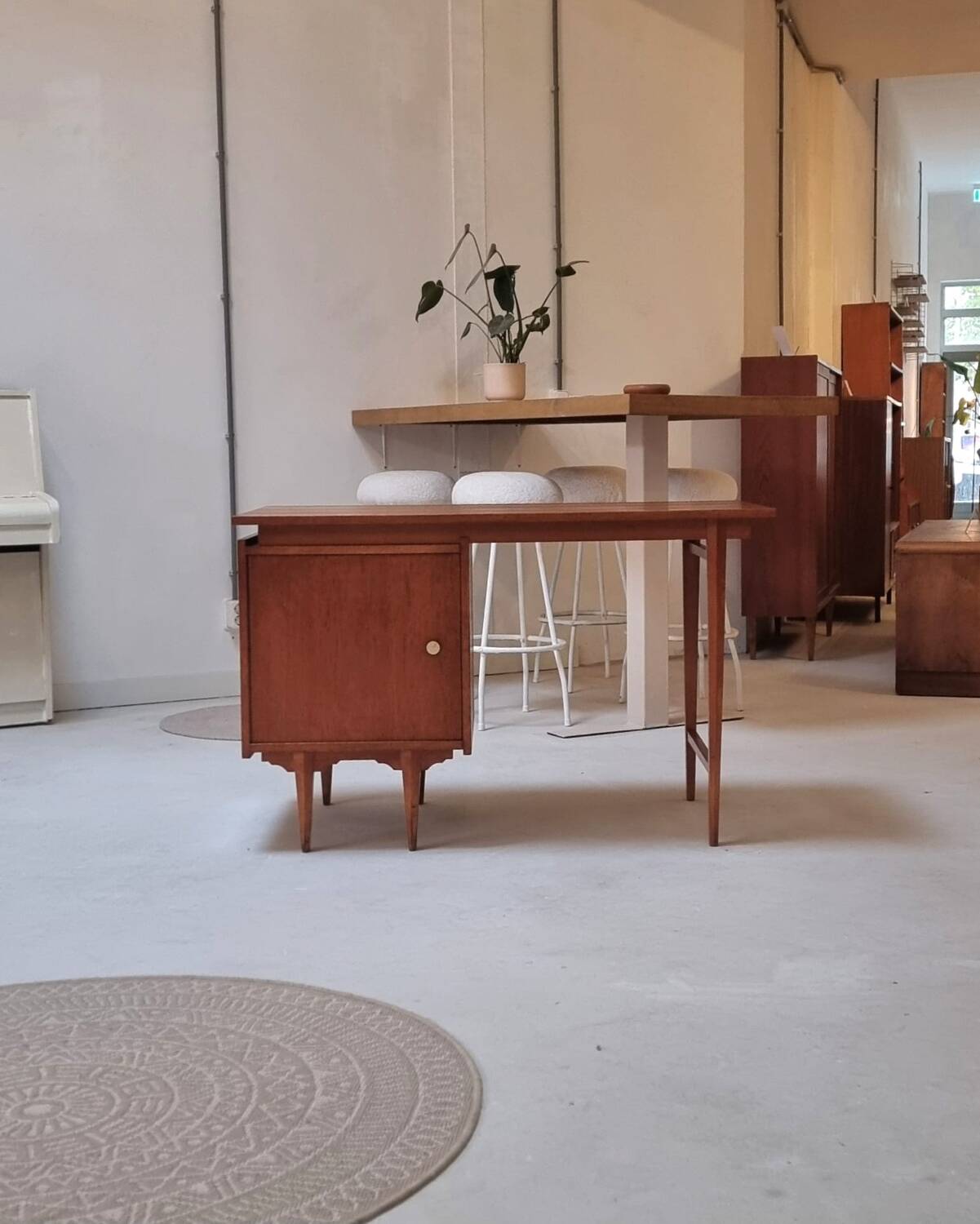 Bureau du milieu du siècle