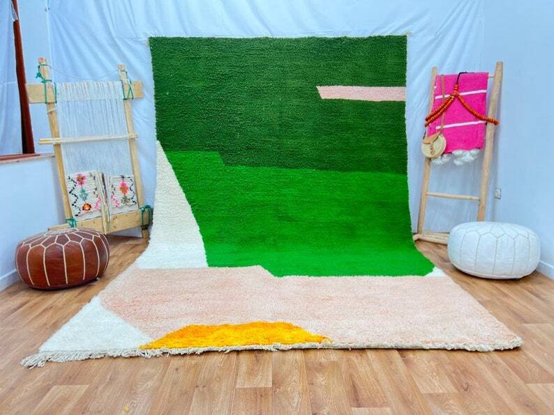 Handwoven natural wool rug, size 150/250 cm.