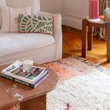 Table ovale en marbre corail