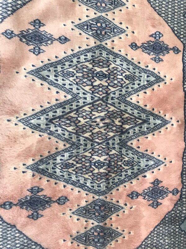 Handmade Pakistani vintage rug - 122x182 cm