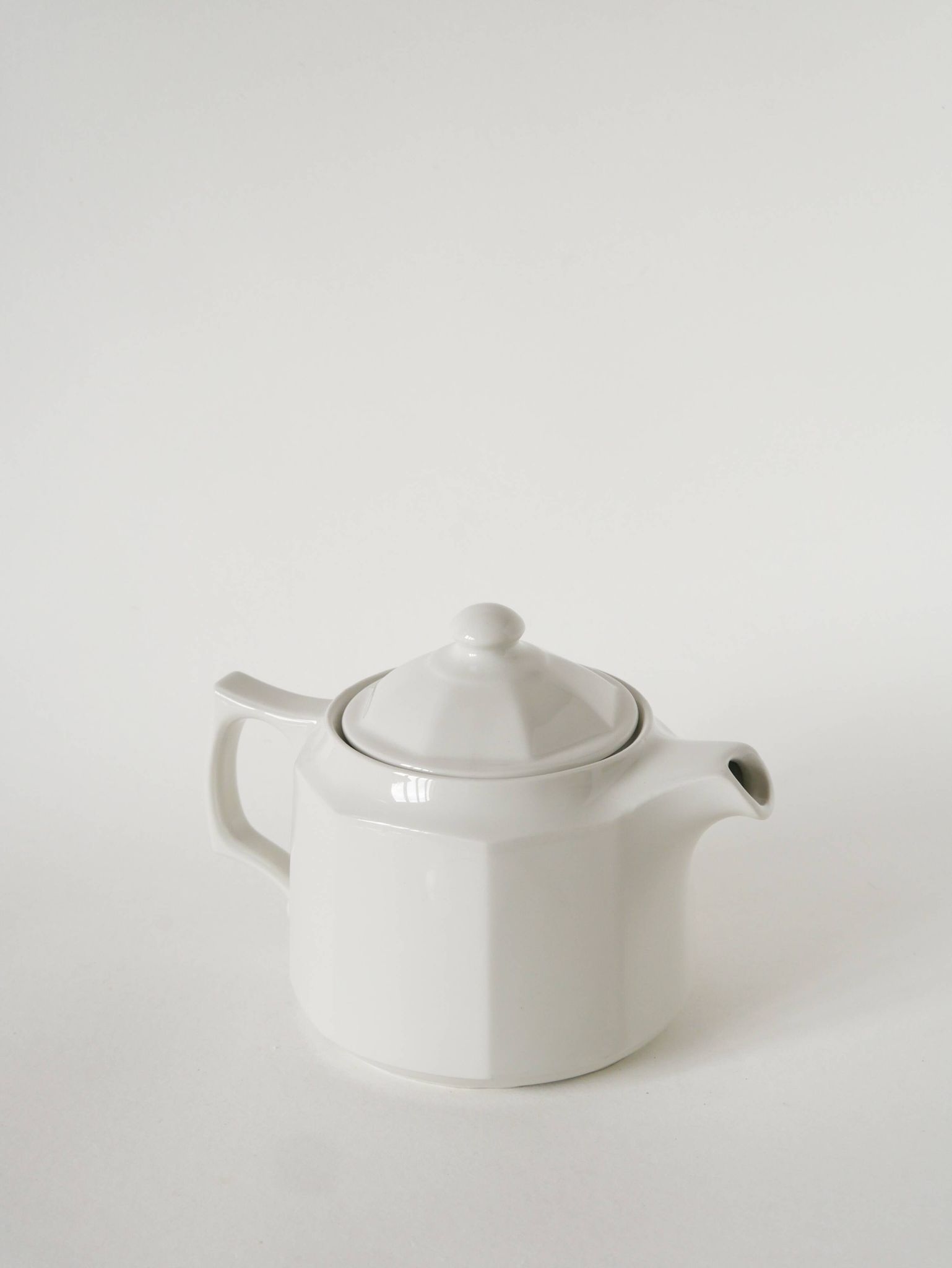 Faceted ceramic teapot, White, 1950