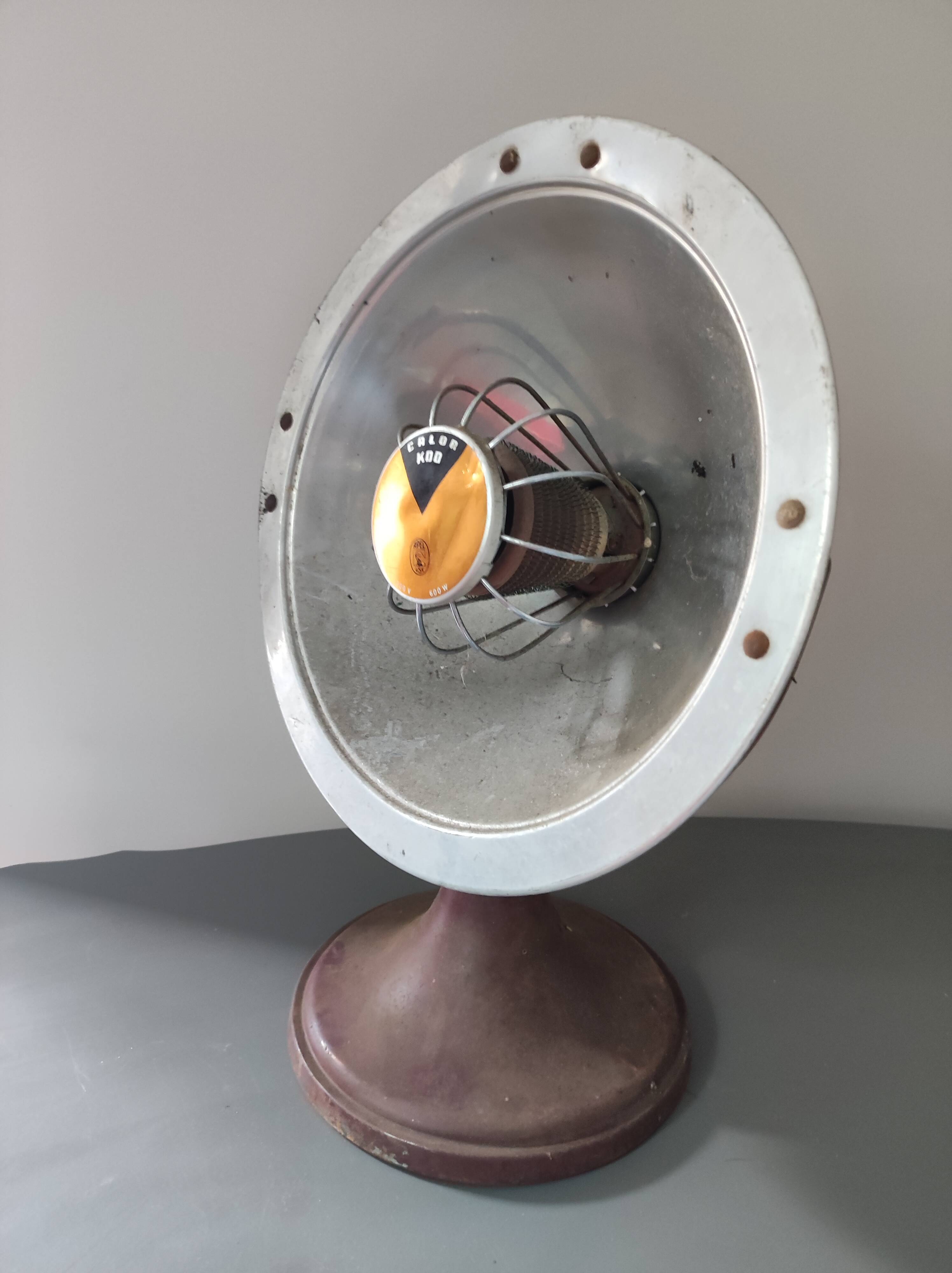 Old heating radiator Calor Kod foot tulip vintage art deco
