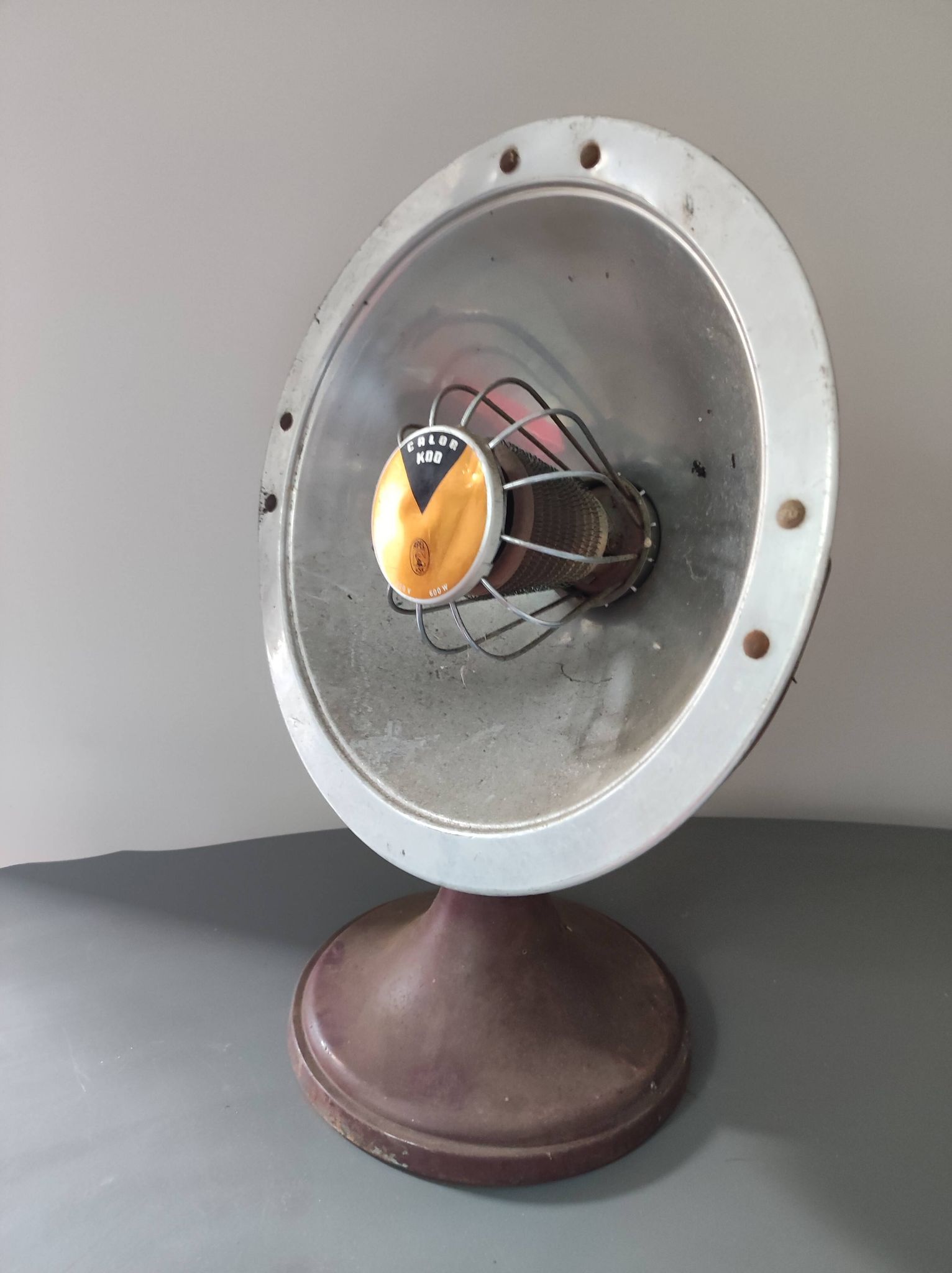 Old heating radiator Calor Kod foot tulip vintage art deco