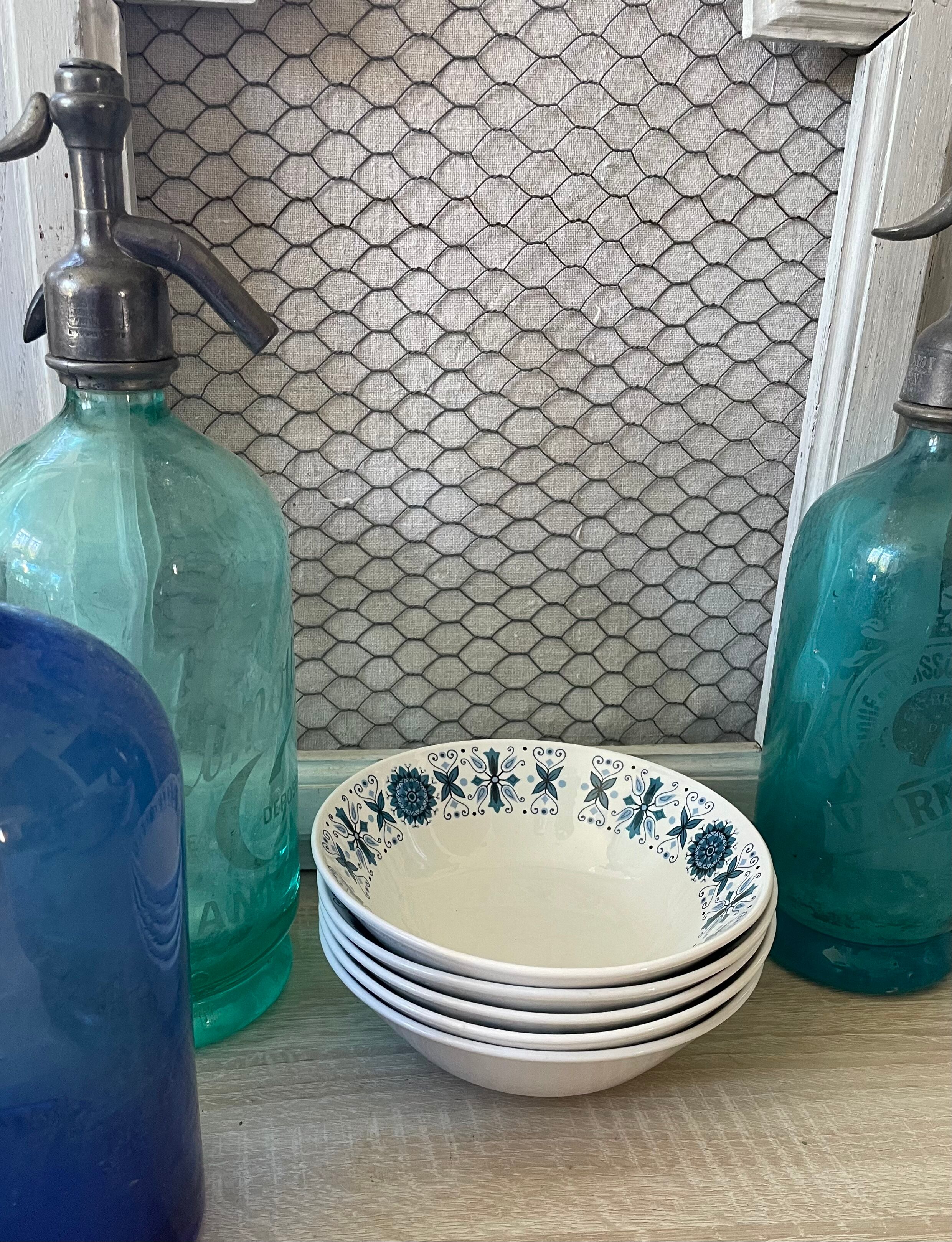 5 vintage Villeroy & Boch bowls