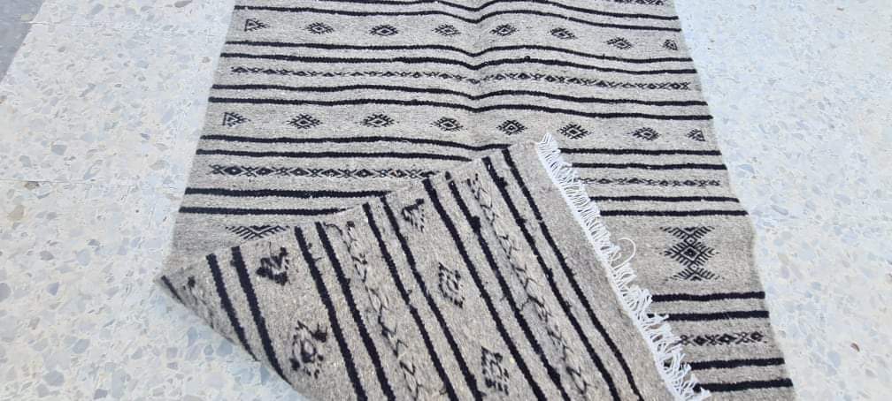 Hand-made grey and black carpet in pure wool  - 110x73cm