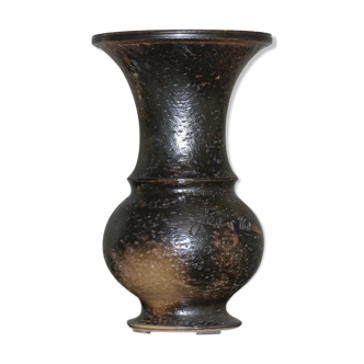 Ceramic vase