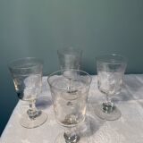 Lot de 4 verres anciens gravés et soufflés