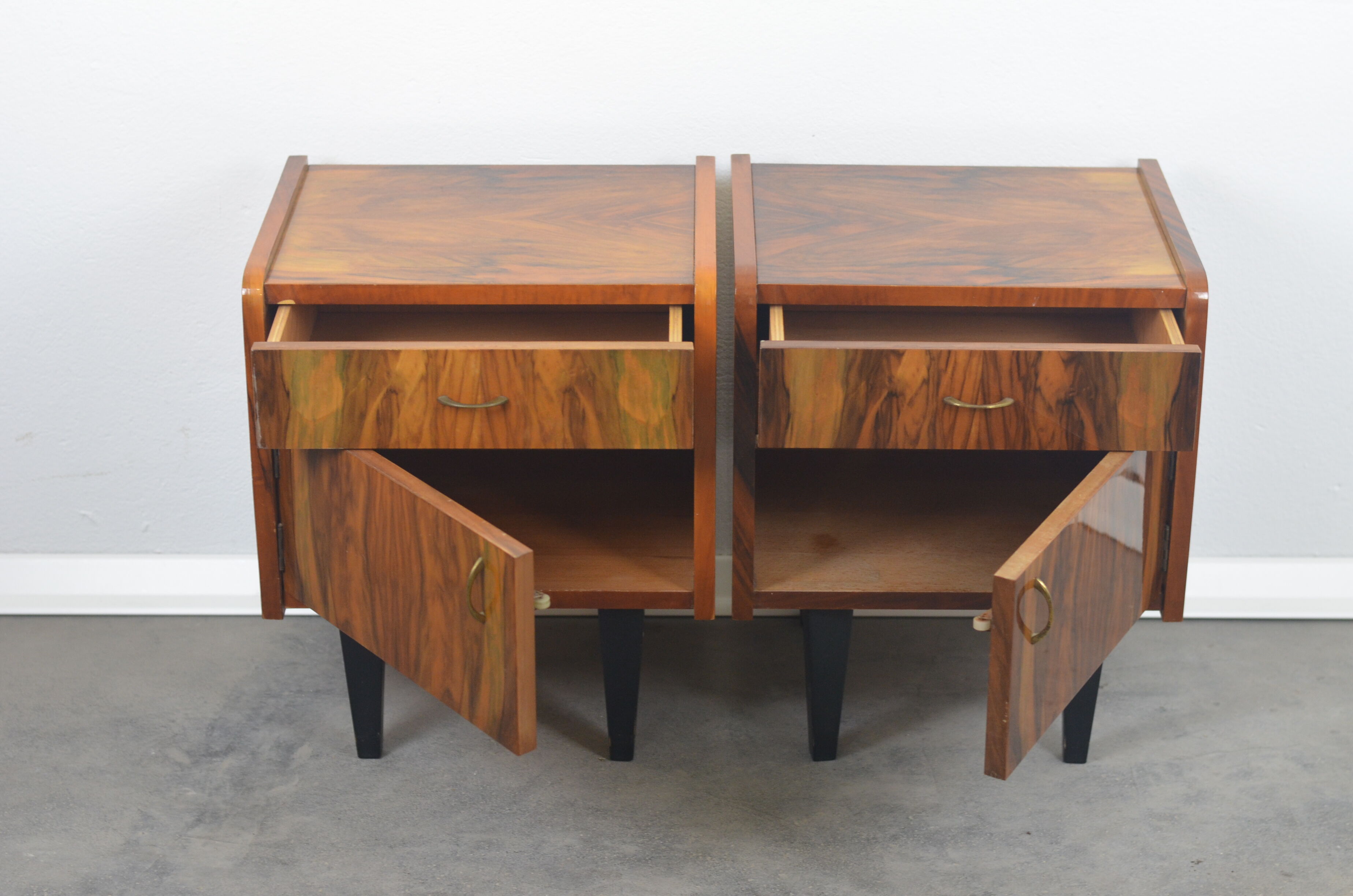 Tables de chevet années 1960