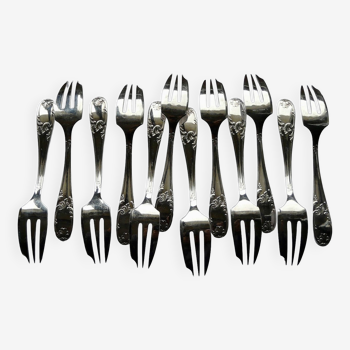 Service of 12 silver-plated oyster forks, fish cutlery